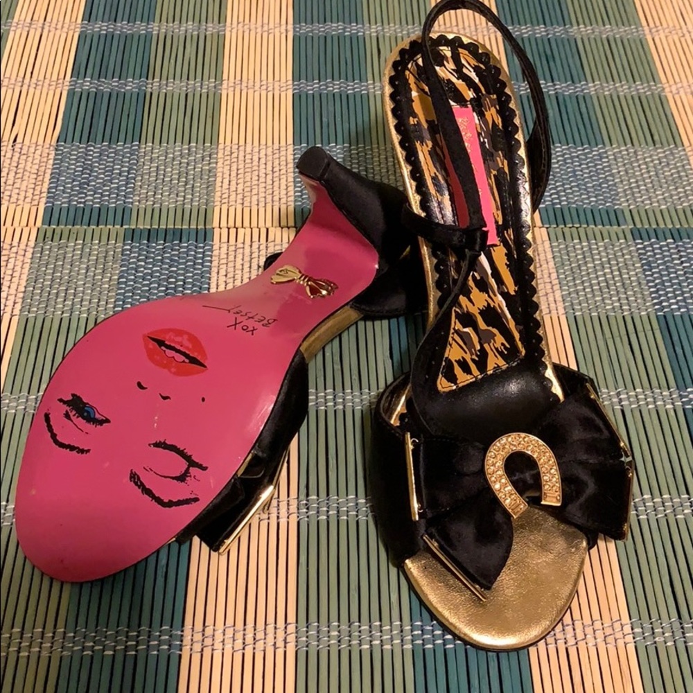 Statement heels